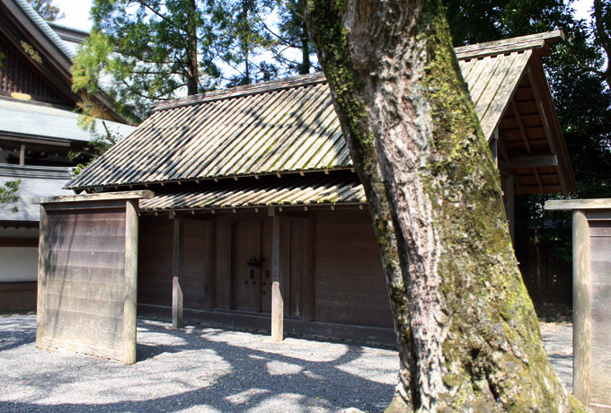 Ise Jinguu Naikuu Misakadono 伊勢神宮内宮御酒殿 (Mie)